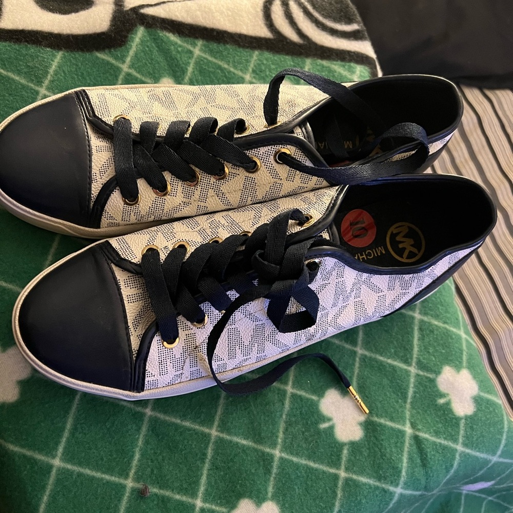 Michael Kors Logo Lace-up Sneaker.